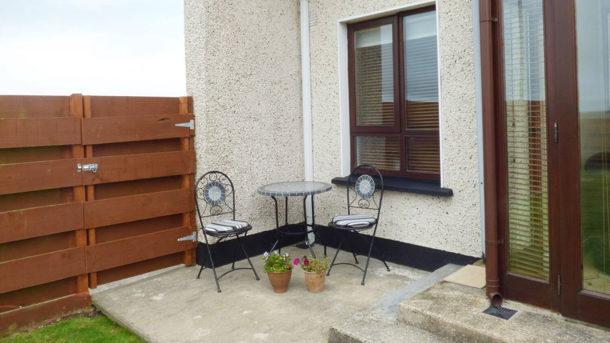 Kilmore Cottage | COAST VIEW, pet friendly in Kilmore Quay, County Wexford