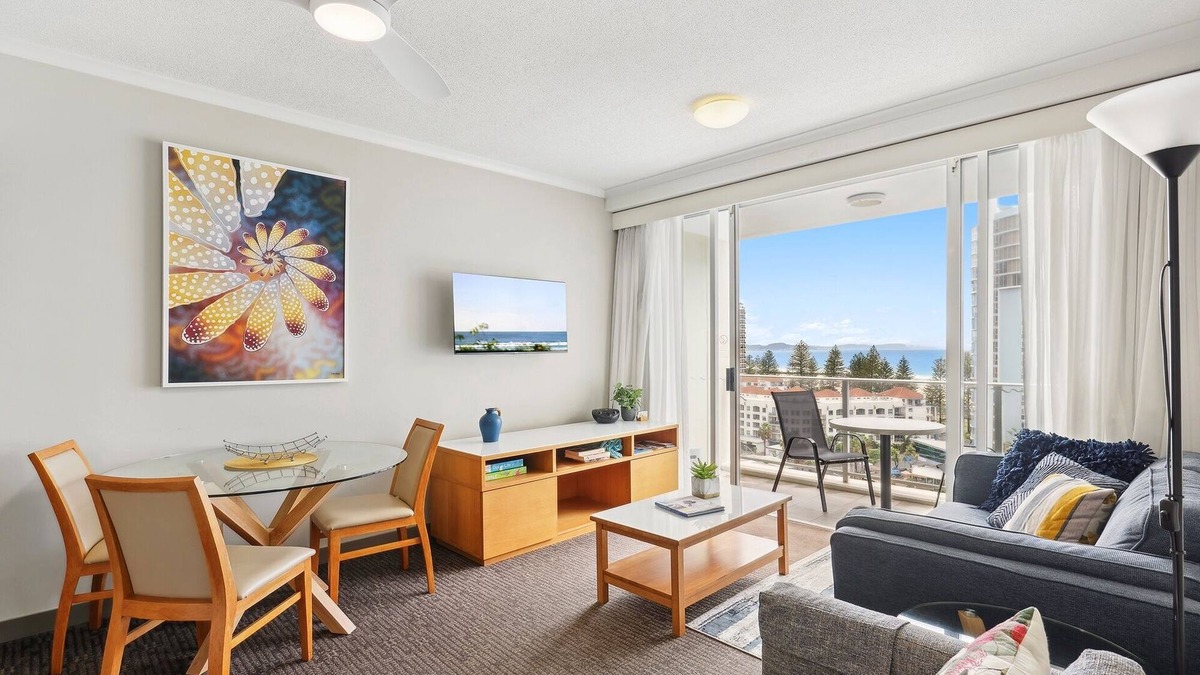 Coolangatta Apartment | Coastal 1-Bed Escape Located in Twin Towns
