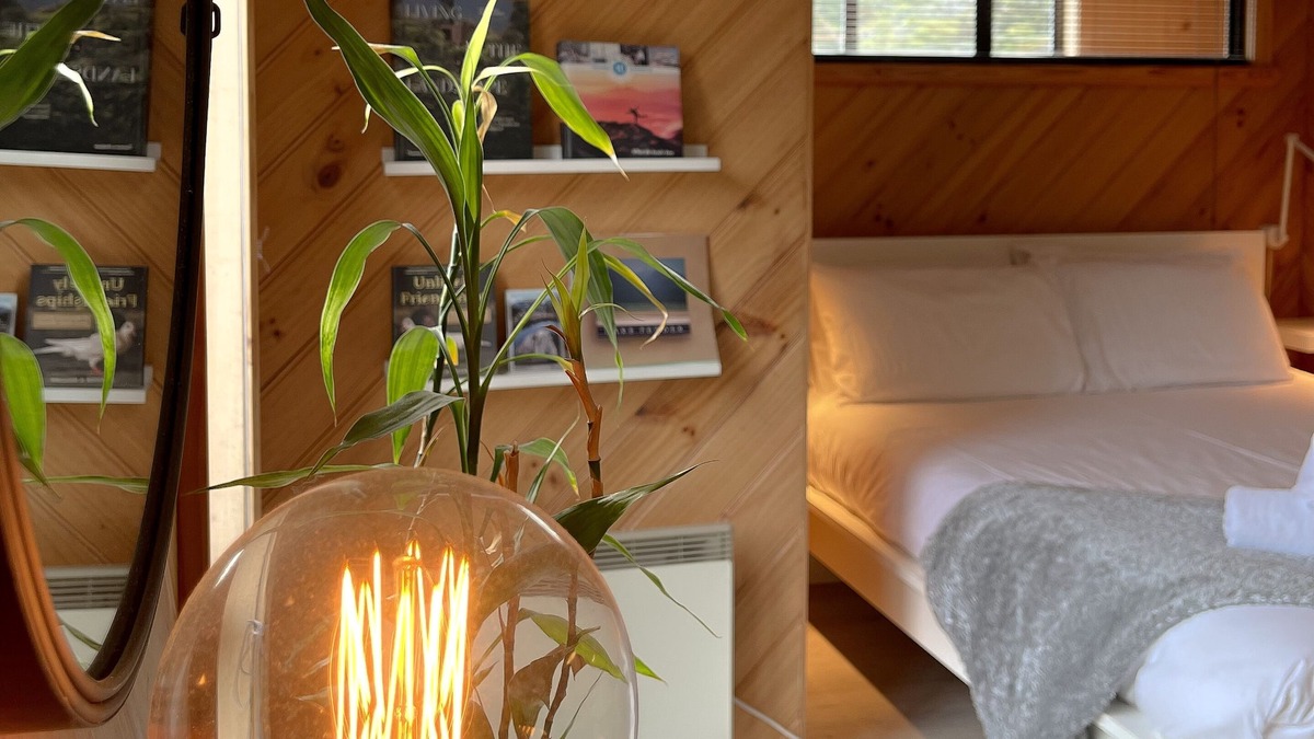 Coles Bay Apartment | Coastal apartment! Close to shops, beaches and the national park.
