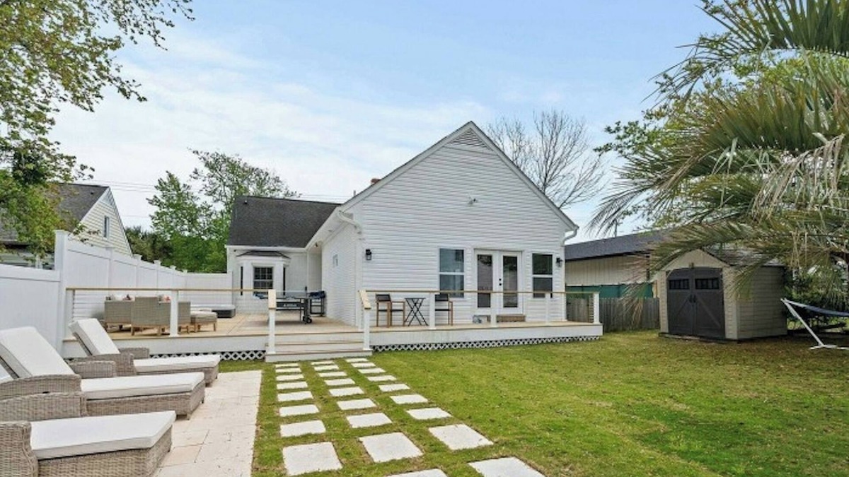 Crescent Beach House | Coastal Breeze -5BR -Hot Tub, Ping Pong, Fire Pit