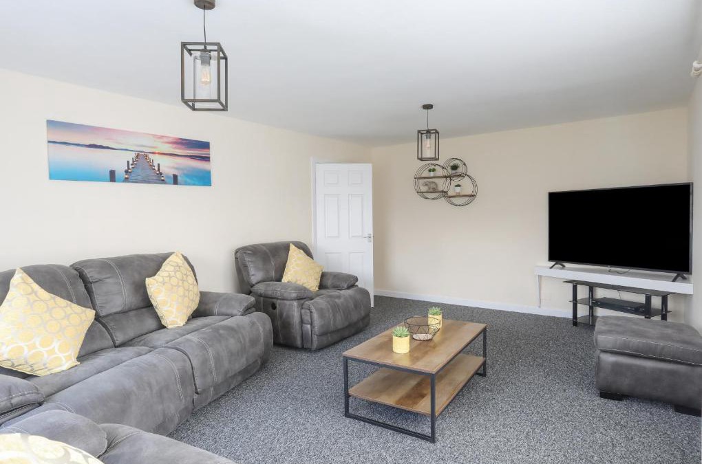 Moelfre Apartment | Coastal Cafe Apartment