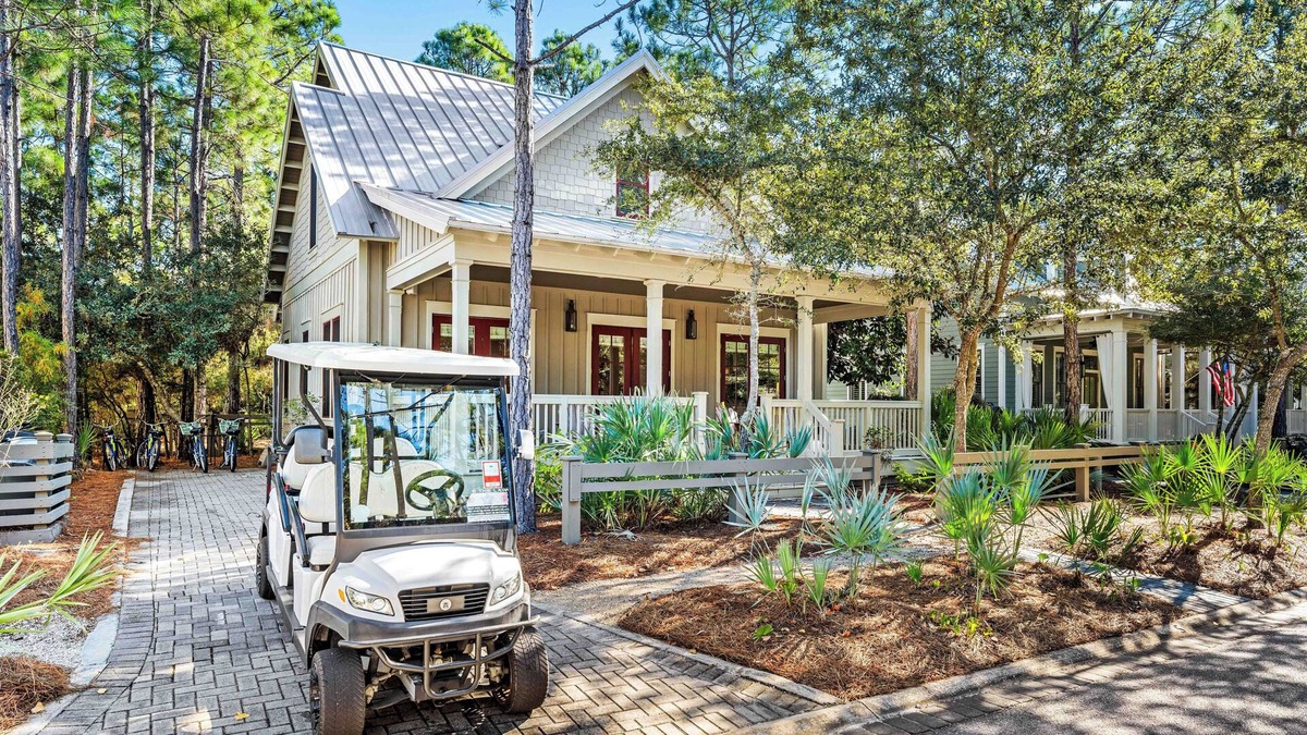 Forest District House | Coastal Charm Awaits! 4BR Pet-Friendly Home, 6 Seater Golf Cart, Bikes. Your Perfect 30A Getaway!