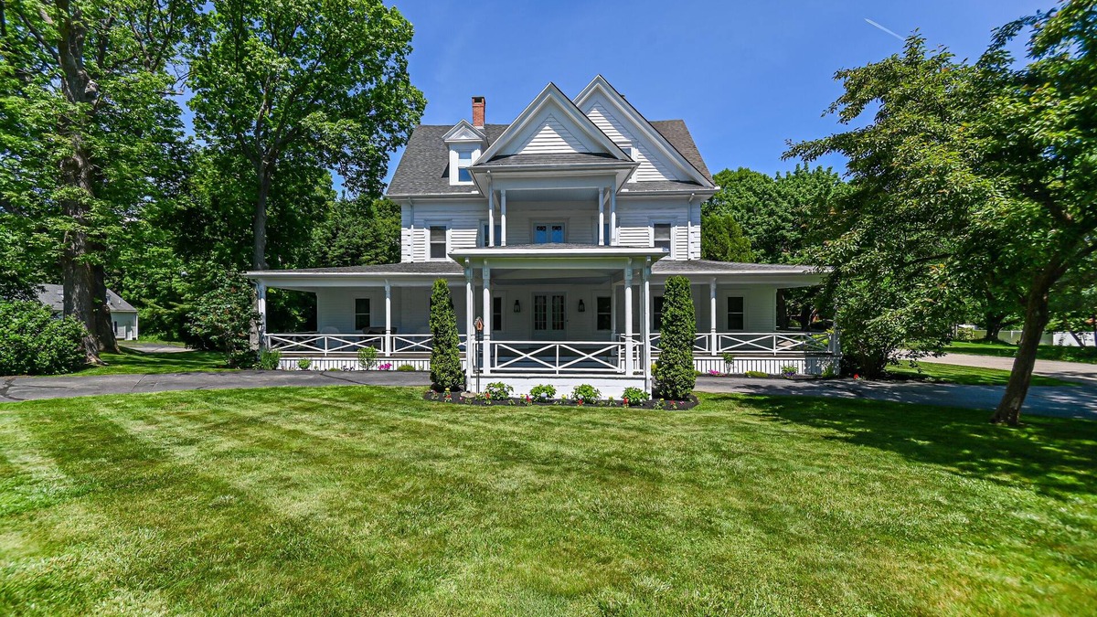 York Harbor House | Coastal Charm Awaits: Your Perfect Seaside Getaway - Walk to York Harbor Beach!