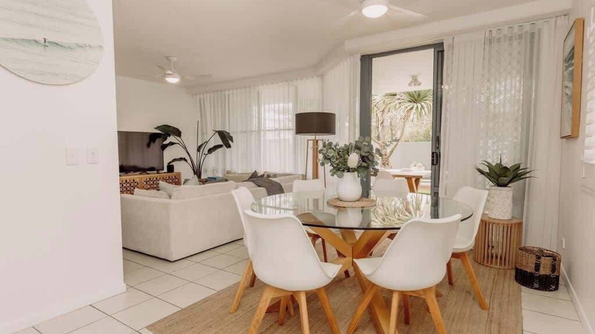 Marcoola Apartment | Coastal Charm - Pet & family friendly