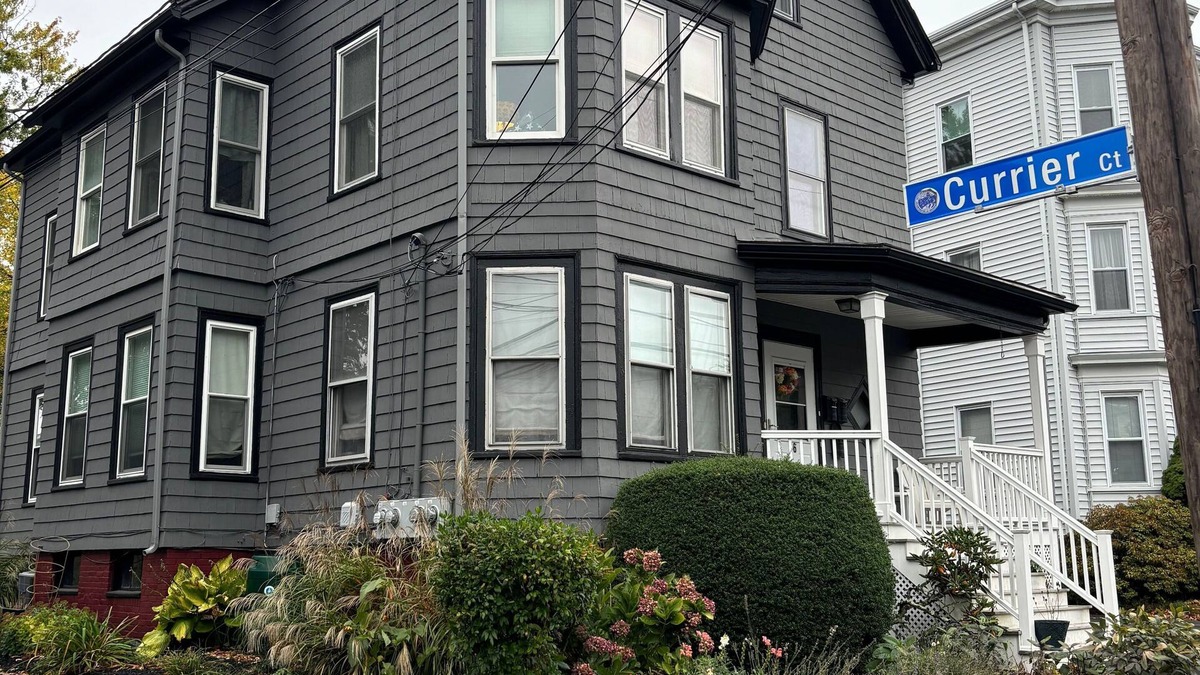 Swampscott House | Coastal Charm – Walk to Beach or Train!