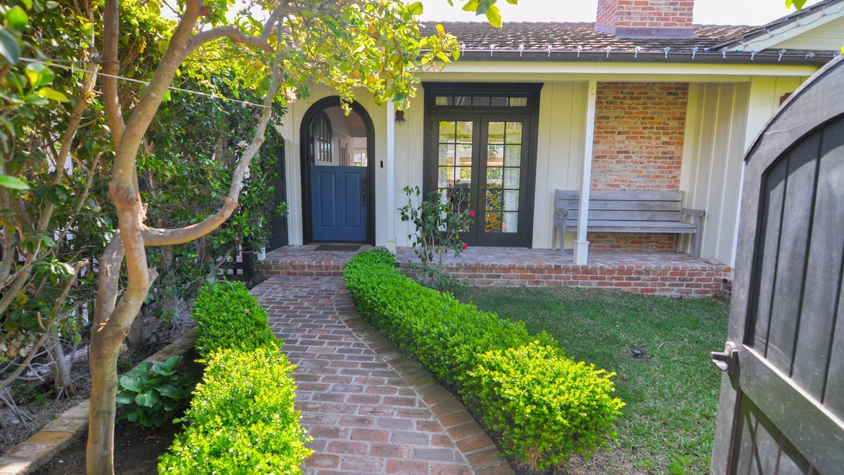 Diamond Crestview Cottage | Coastal Chic Cottage in Laguna Beach