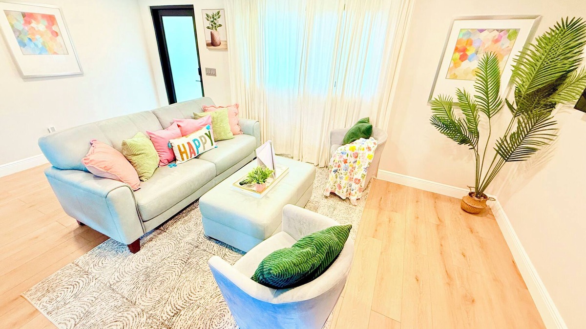 Tampa House | Coastal Comfort Retreat Getaway Near Hospitals