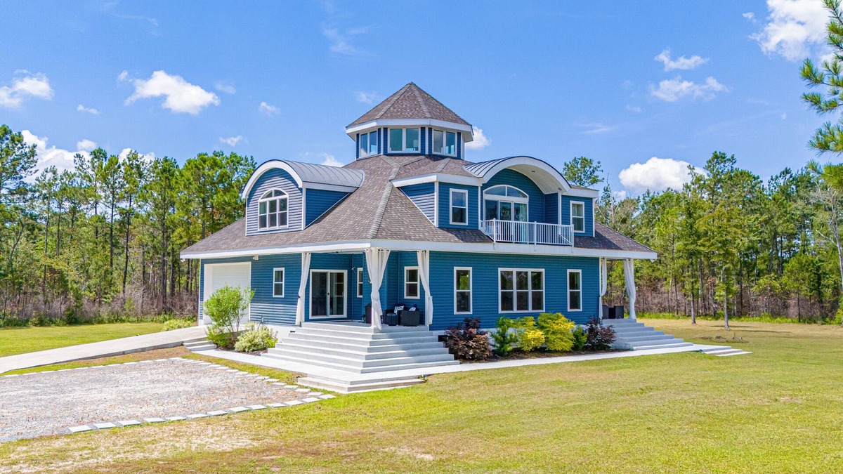 Conway House | Coastal Country Getaway!