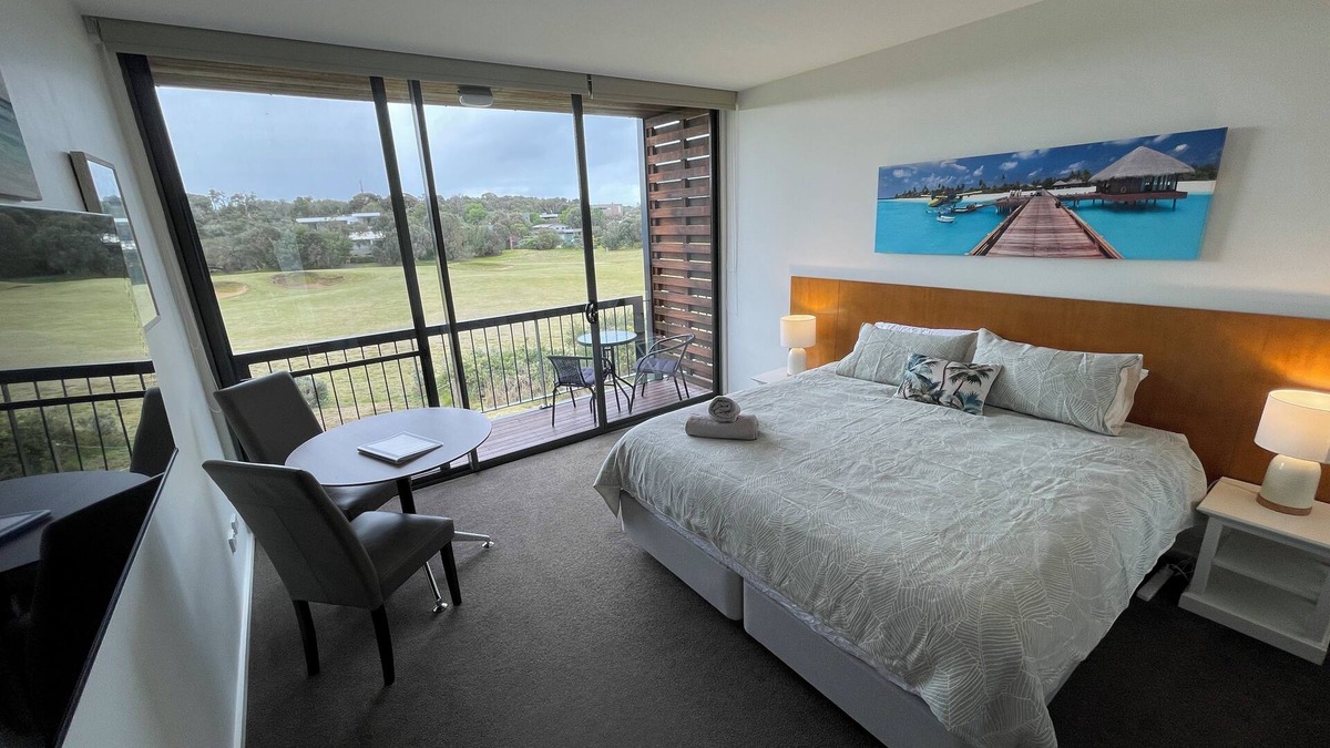 Fingal Resort | Coastal Cove Suite with balcony - close to hot springs.