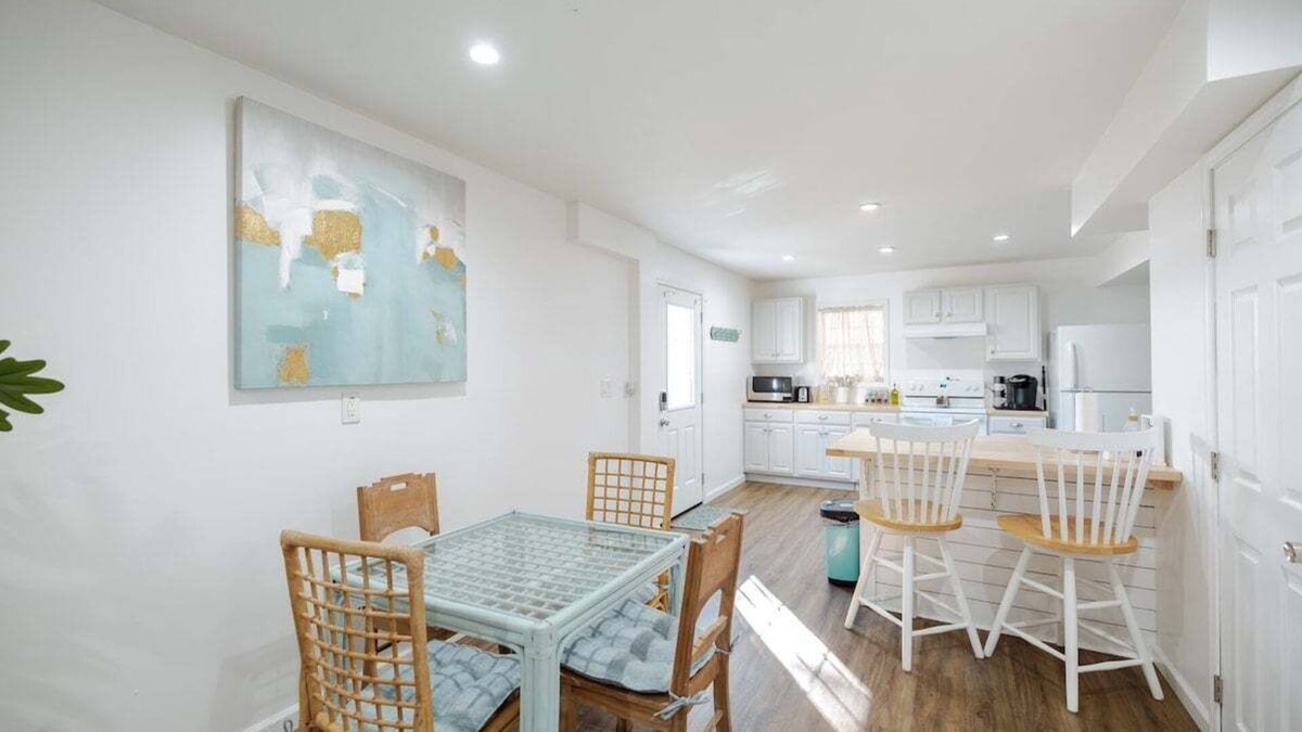 North Carolina Coast Apartment | Coastal Cozy and Close to Beach with Turf Yard!