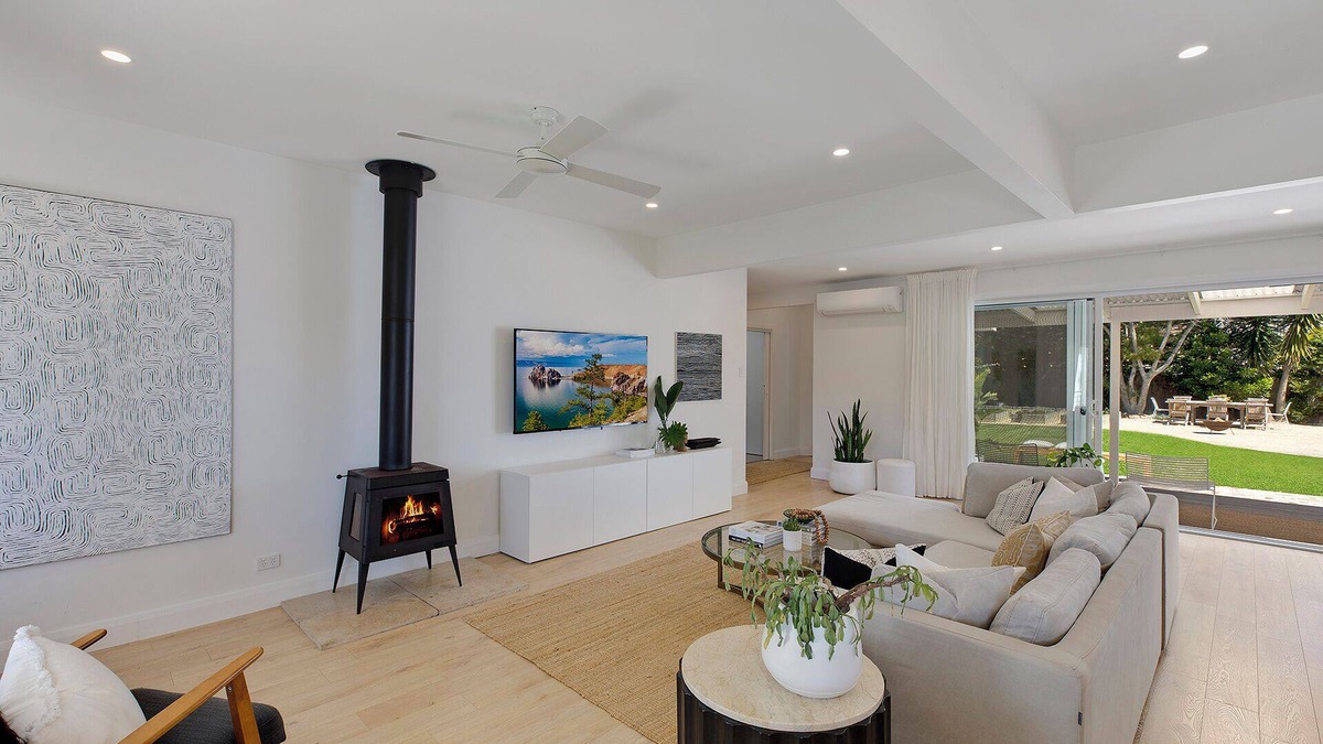 Long Jetty Apartment | Coastal Escape - 3 Bedroom Home