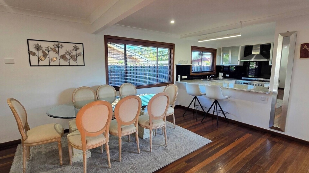 Southport House | Coastal Escape on Bixa – Bright and Airy 3BDR Home