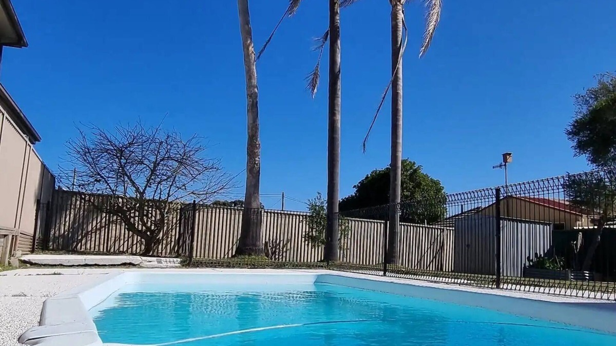 Long Jetty House | Coastal Haven: Spacious 3 Bedroom Home, Long Jetty