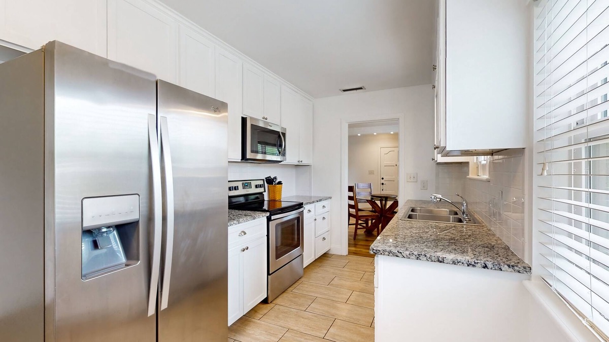 Panama City House | Coastal home w/private yard, patio, 2 blks to beach, W/D, AC, & WiFi