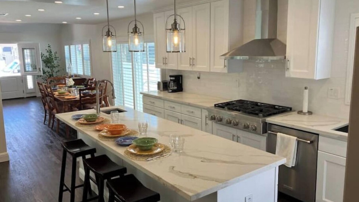 Naples House | Coastal Island Cottage, walk to the beach and walking paths along the waterfront
