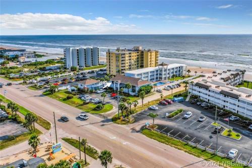 Cearra Del Ray Resort | Coastal Life 206 - A 2Nd Floor Studio With 2 Single Beds
