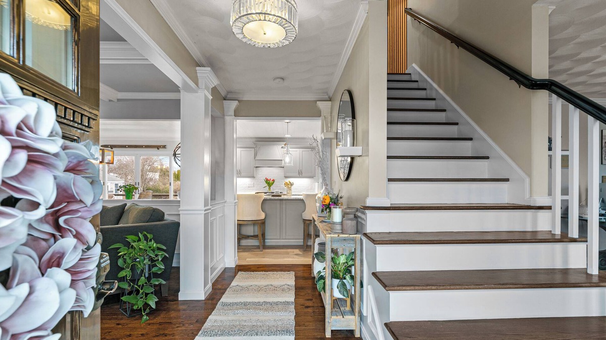 Newport East House | Coastal Middletown, RI home. Minutes to Newport. Heated, salt water pool.