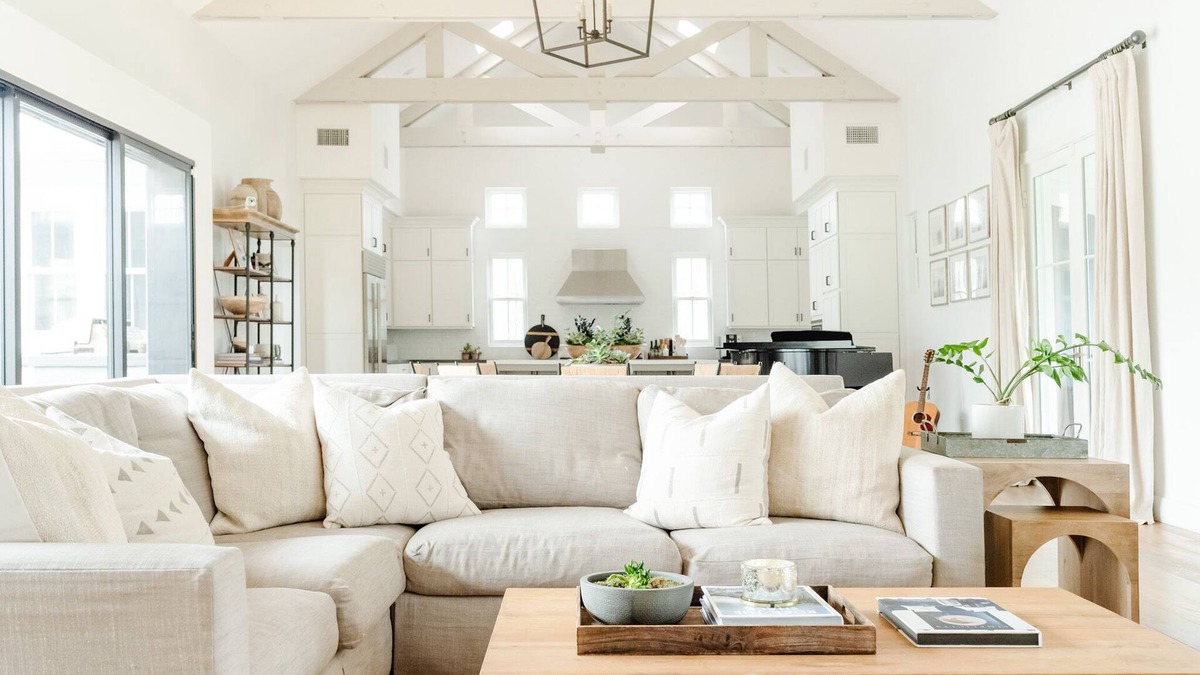 Cardiff-by-the-Sea House | Coastal modern farmhouse retreat 1.5 miles from the beach