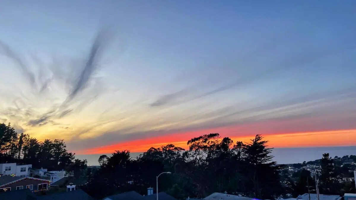 Pacifica House | Coastal Oasis Ocean-View Home-near San Fransisco, beaches and hiking trails