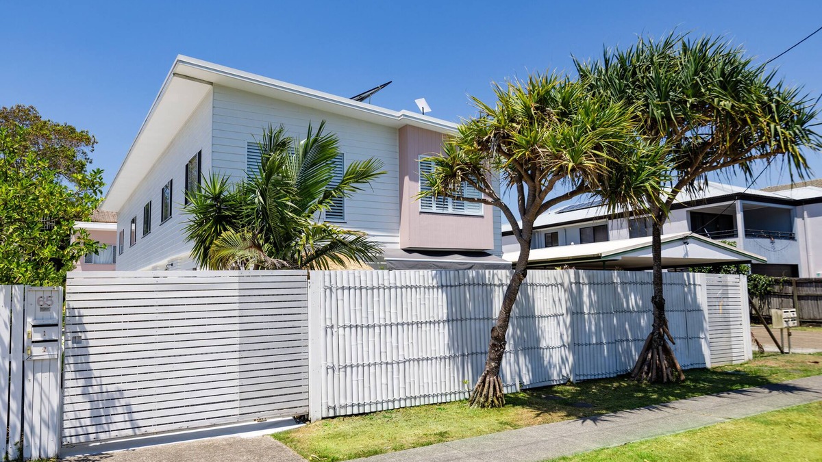 Palm Beach Villa | Coastal Palms Villa 1 - 4 Bed Plunge Pool