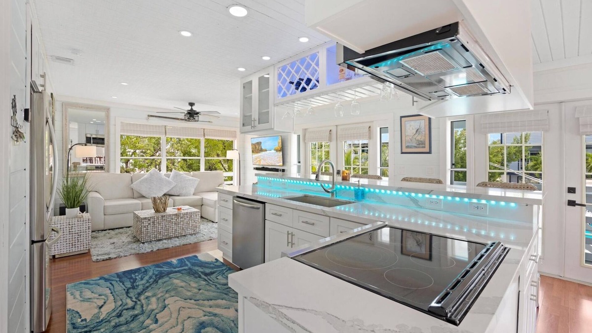 Breezeswept Beach Estates House | Coastal Paradise | Charming canalfront boating home on Ramrod Key