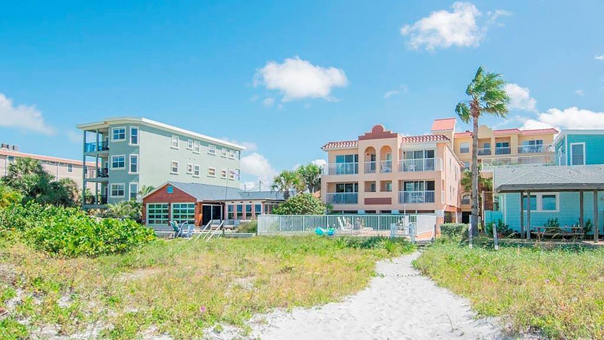 Independence Square House | COASTAL RETREAT! Perfect Beach Location! Walk to Restaurants & More!