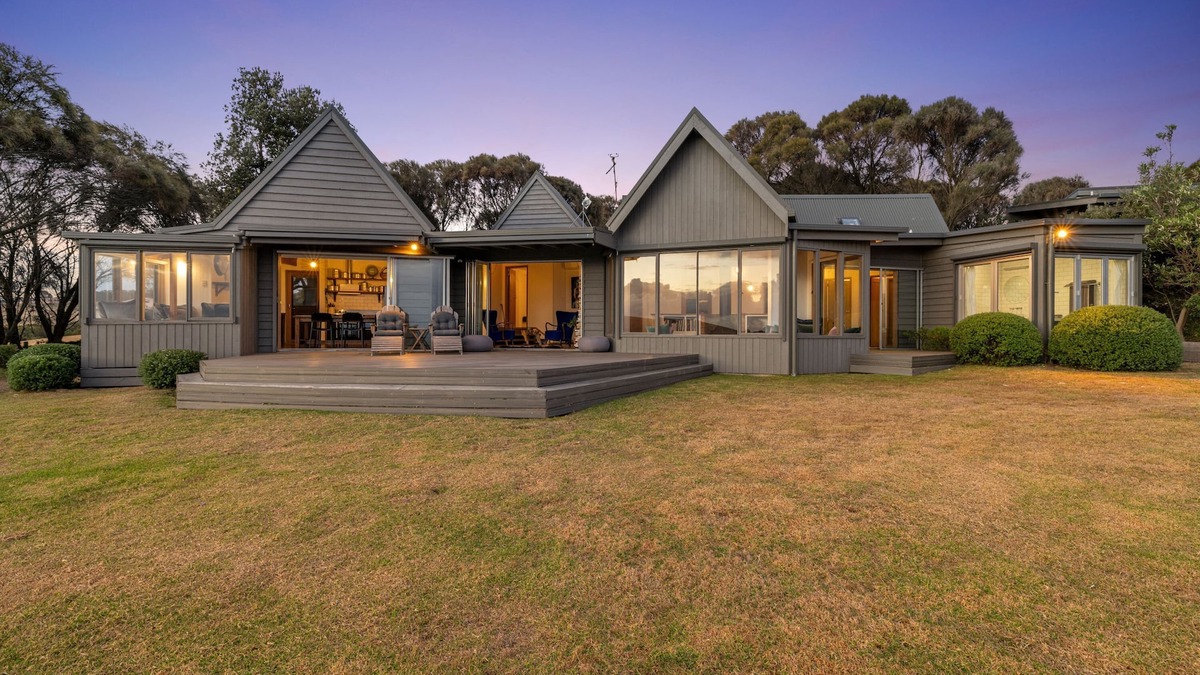 Kilcunda House | COASTAL RETREAT FOR ALL SEASONS 2-14 GUESTS