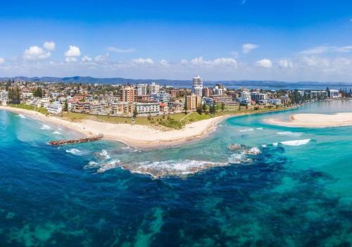 Long Jetty Apartment | Coastal Retreat Long Jetty Toowoon Bay