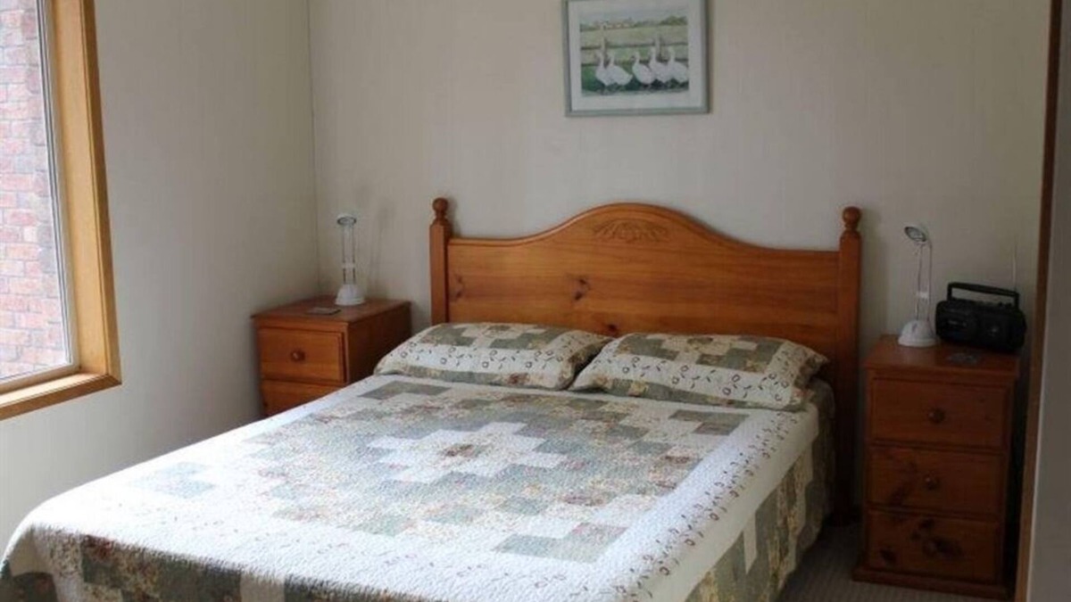 Denhams Beach Apartment | Coastal Retreat Unit 5 - relax and enjoy the ocean views