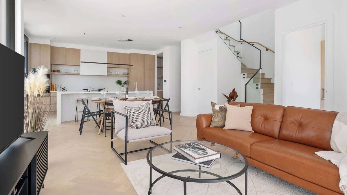 Burraneer House | Coastal Retreat with Private Parking