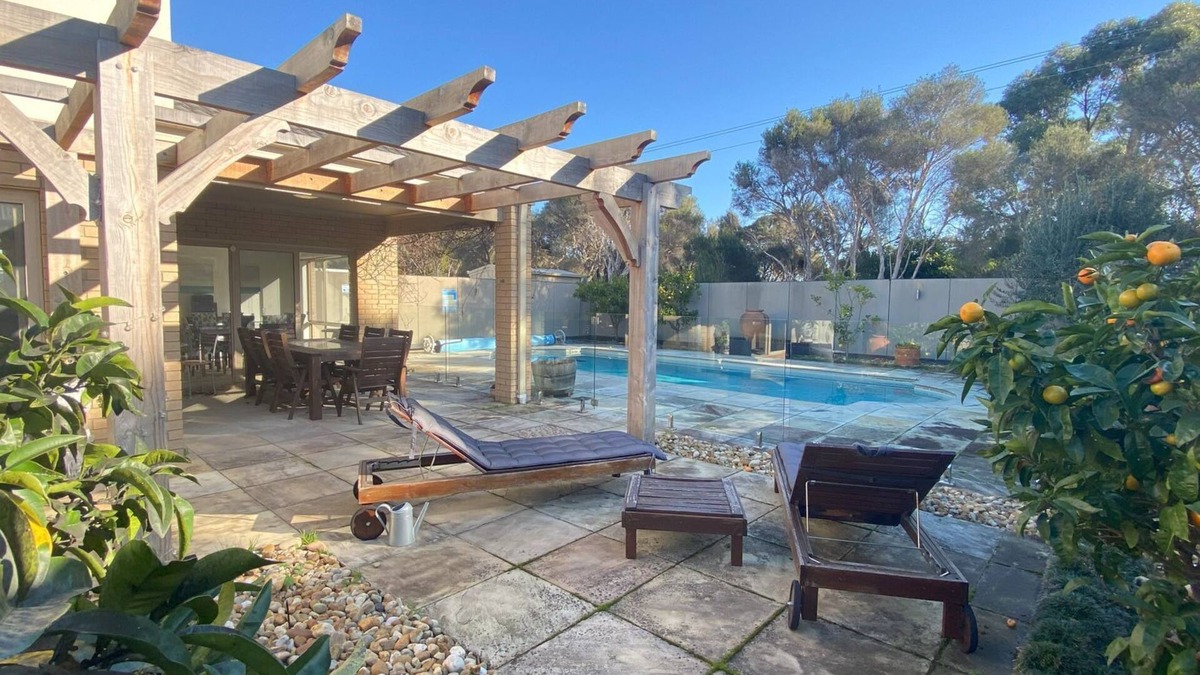 Inverloch House | Coastal Villa on Beachcomber!