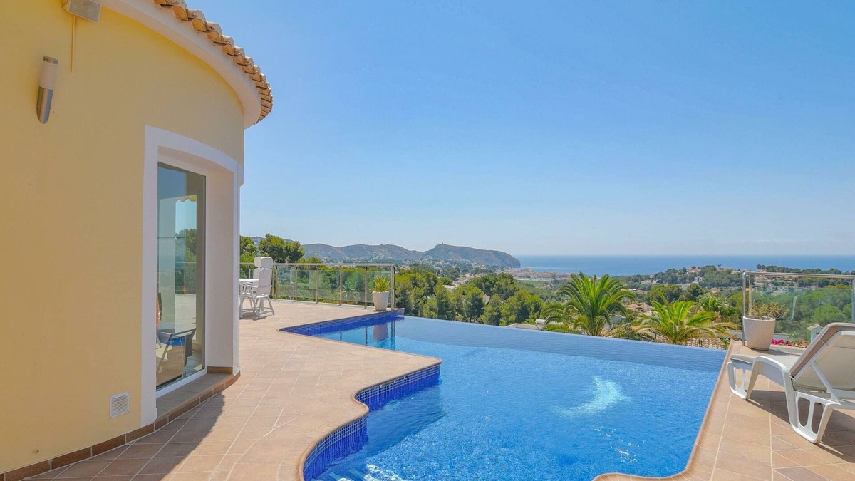 Benimeit Villa | Coastal Villa with Pool