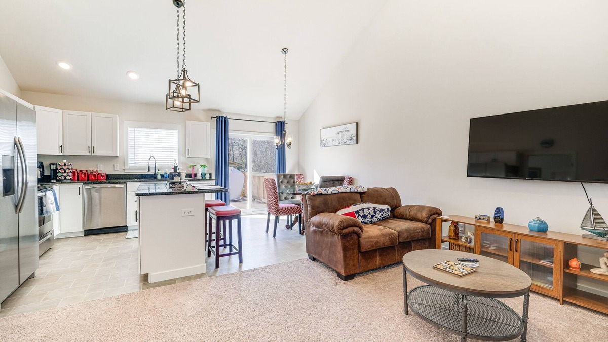 Colonial Beach House | Coastal Virginia Home w/Private Beach Access!