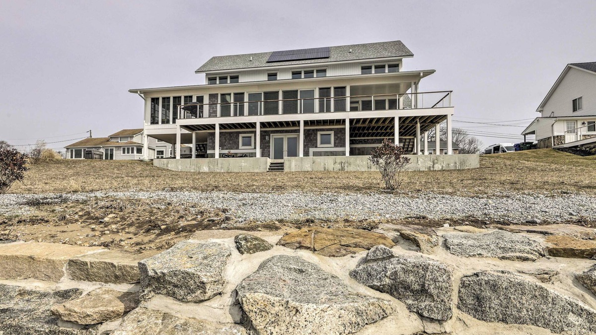 Waterford Apartment | Coastal Waterford Getaway, Steps to the Water!