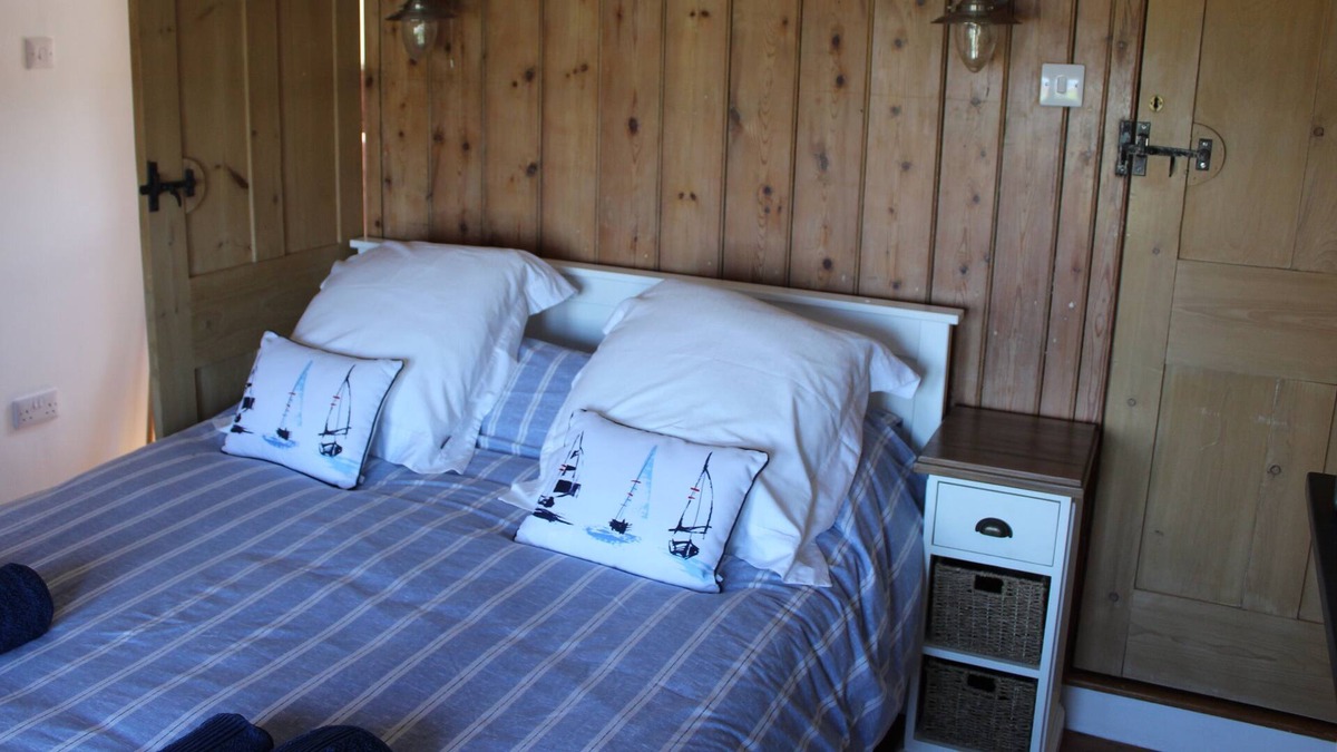 East Cowes House | Coastguard Cottage - A Period Cottage