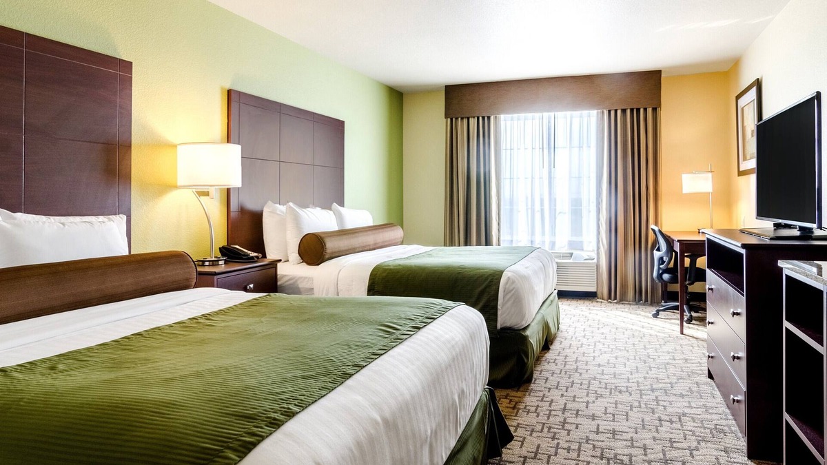 Corry Hotel | Cobblestone Inn & Suites - Corry