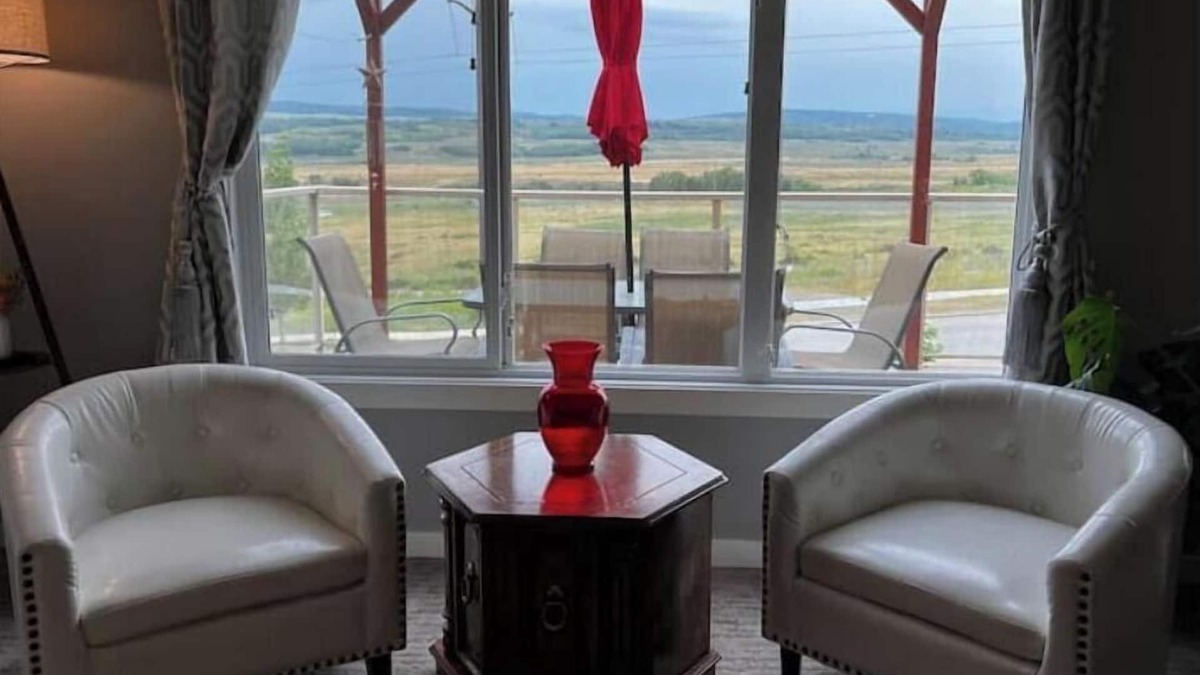 Calgary House | Cochrane's Hidden Gem