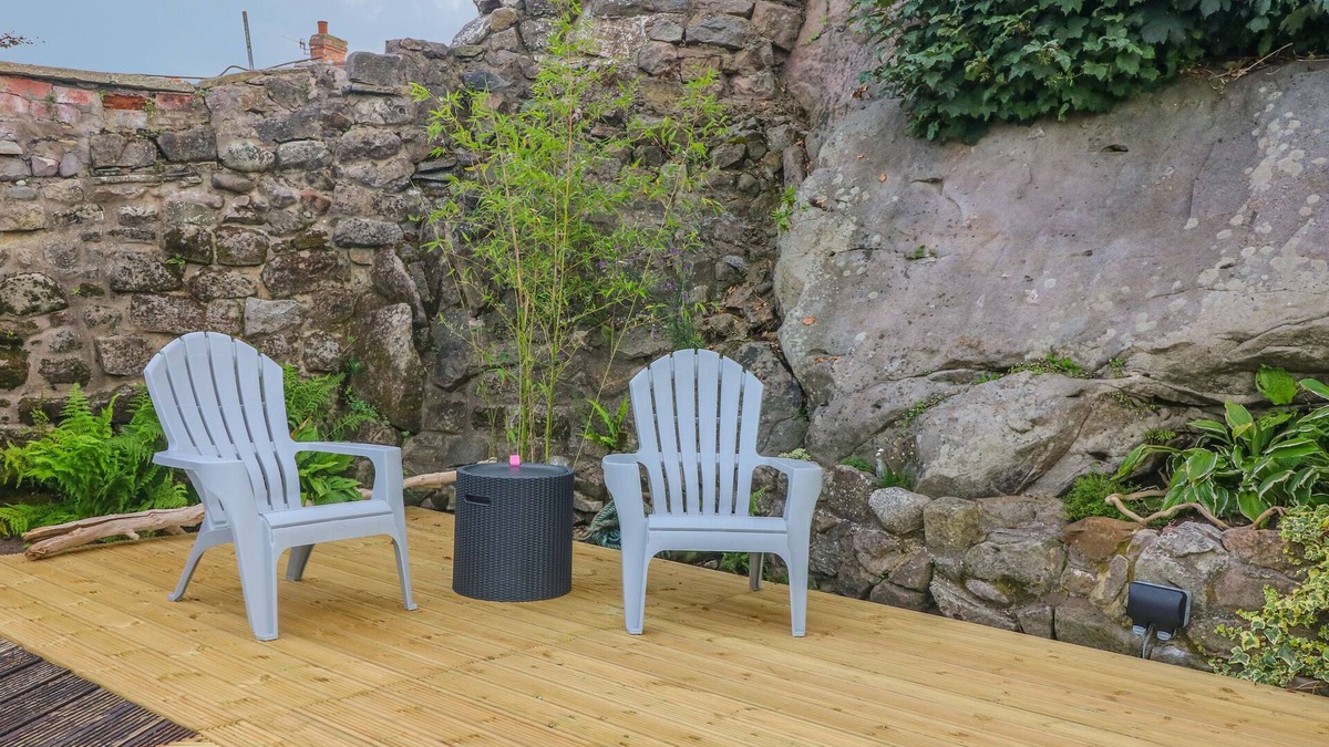 Heysham Cottage | COCKLE BAY COTTAGE, pet friendly, country holiday cottage in Heysham