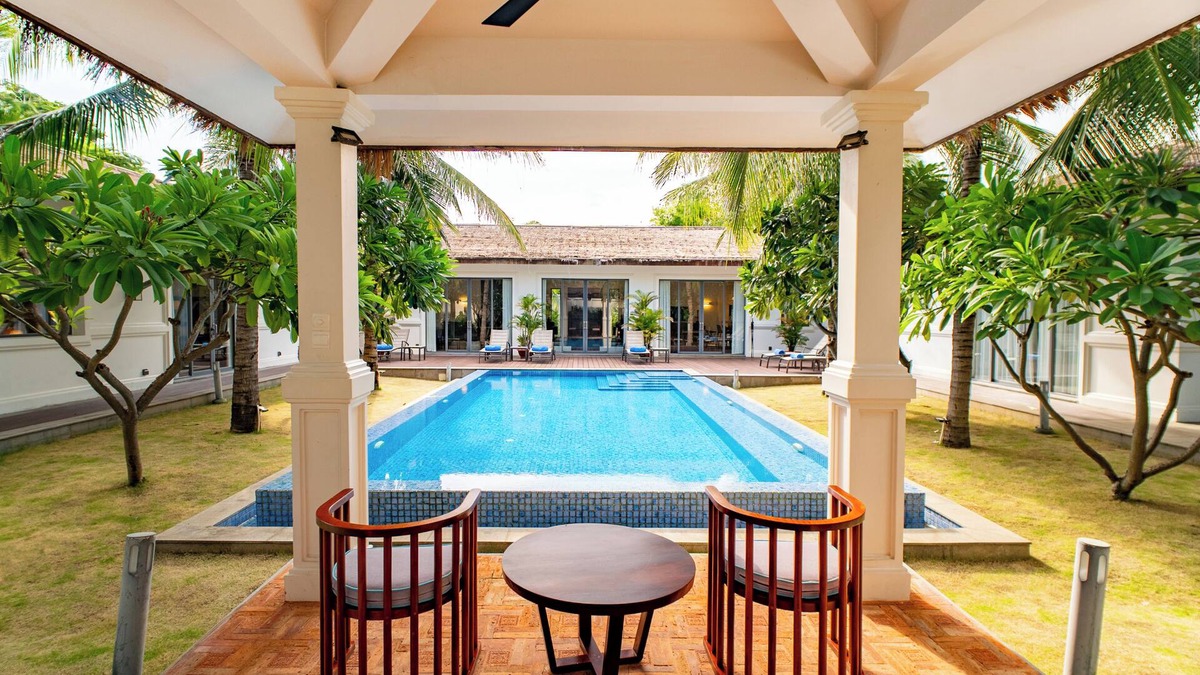 East Ham Tien Beach Villa | Coco Villa