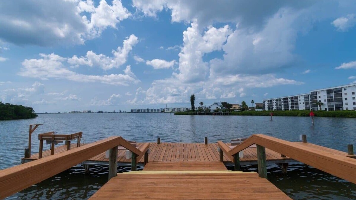 Cocoa Isles House | Cocoa Beach Luxurious Townhome with Sunset Views