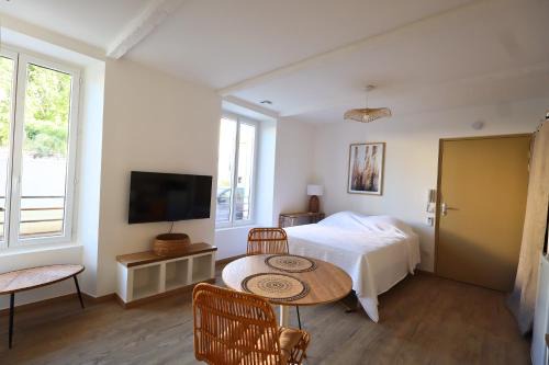 Camaret-sur-Aigues Apartment | Cocon Zen & Accessible - WIFI - NETFLIX - PRIME - CLIM