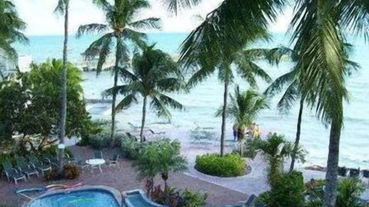 Old Town Resort | Coconut Beach | Hot Tub | Lux Resort | Pool | Concierge