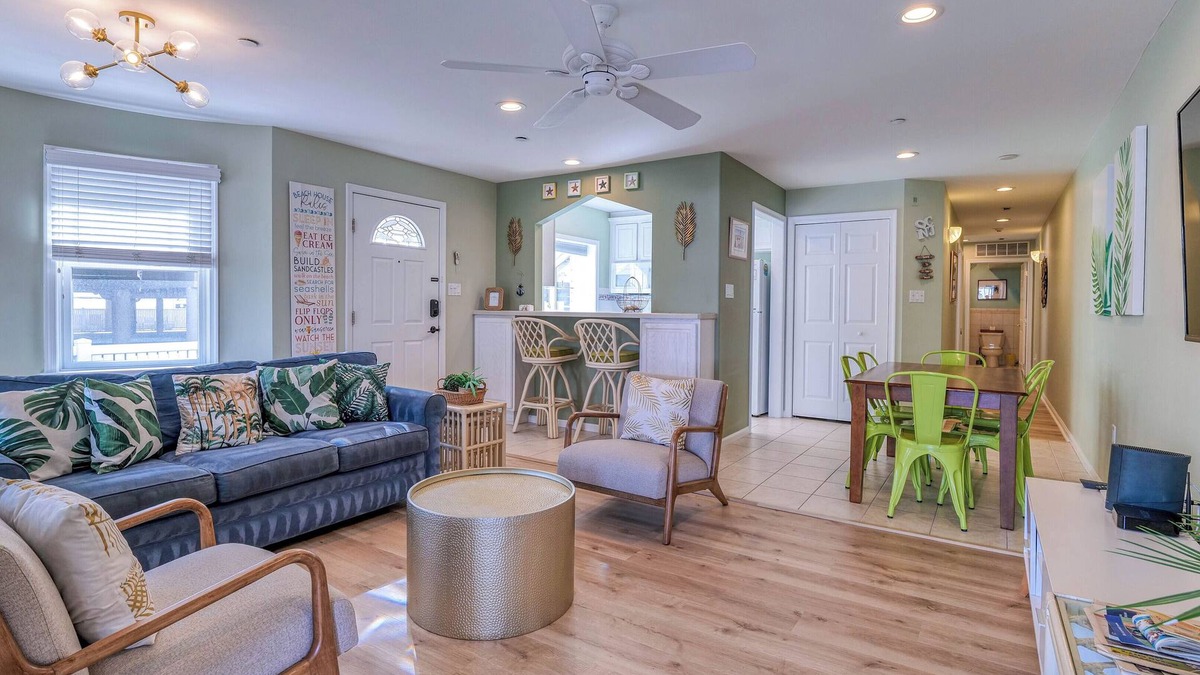 North End Condo | Coconut Cove: ACROSS from beach + boardwalk + parking w/Full Linen Service!
