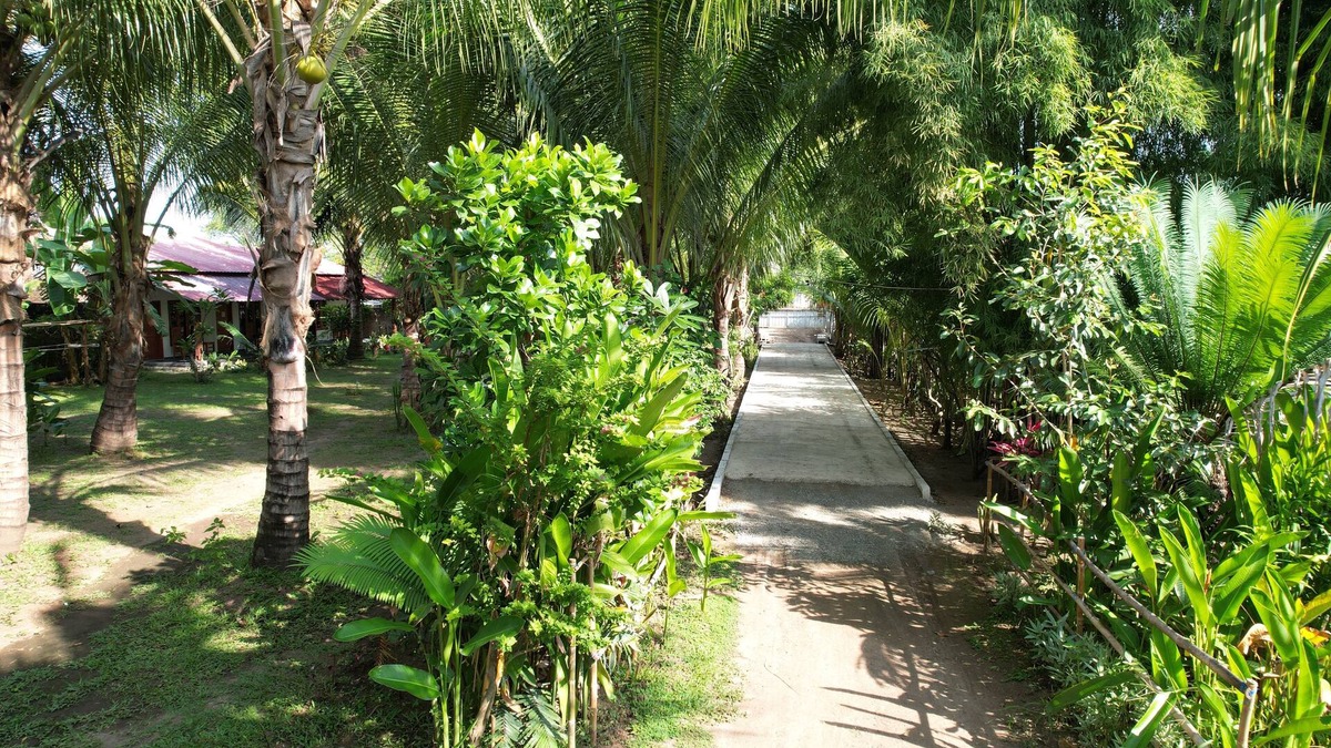 Sumbawa Barat Cabin | Coconut homstay