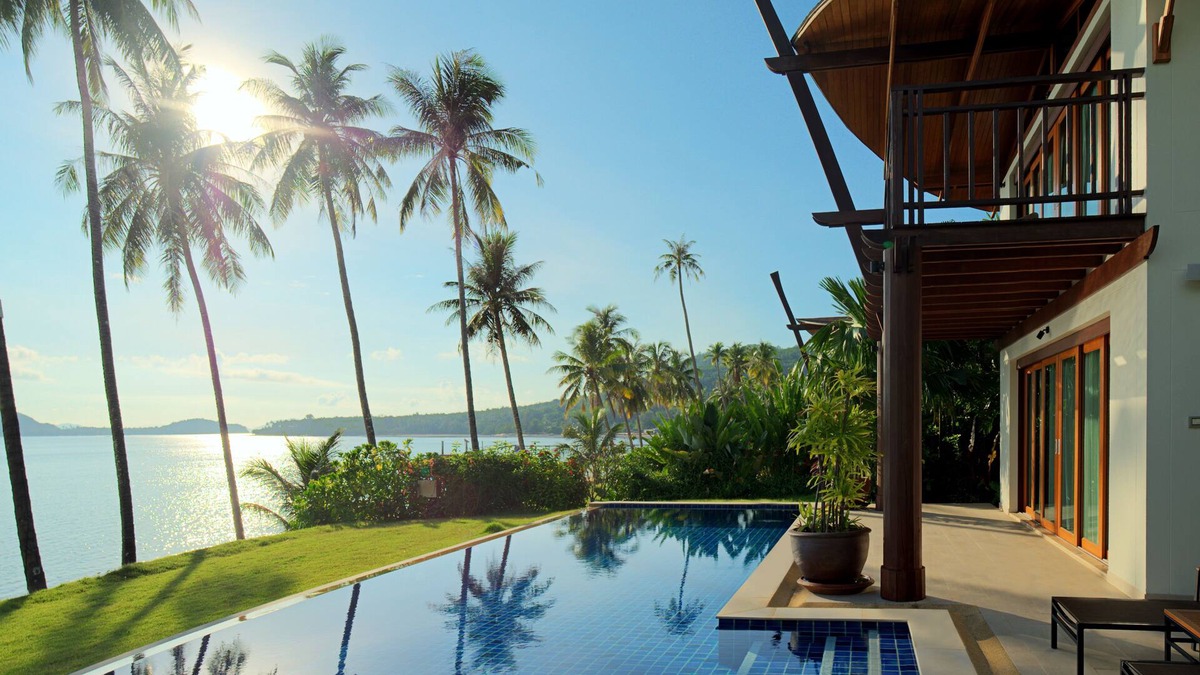 Maprao Island Villa | Coconut Island 4 Bedroom Beachfront Pool