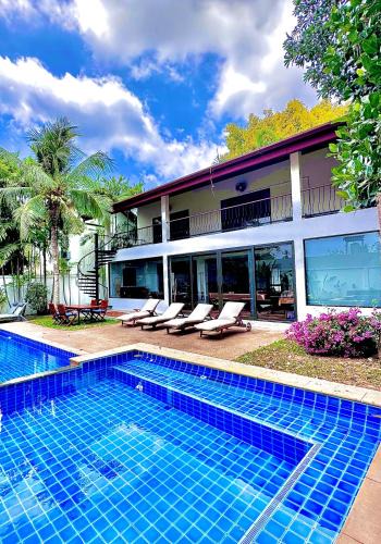 Rawai Villa | Coconut Palms Villa, Large & Elegant Private Pool Villa in Rawai, Phuket