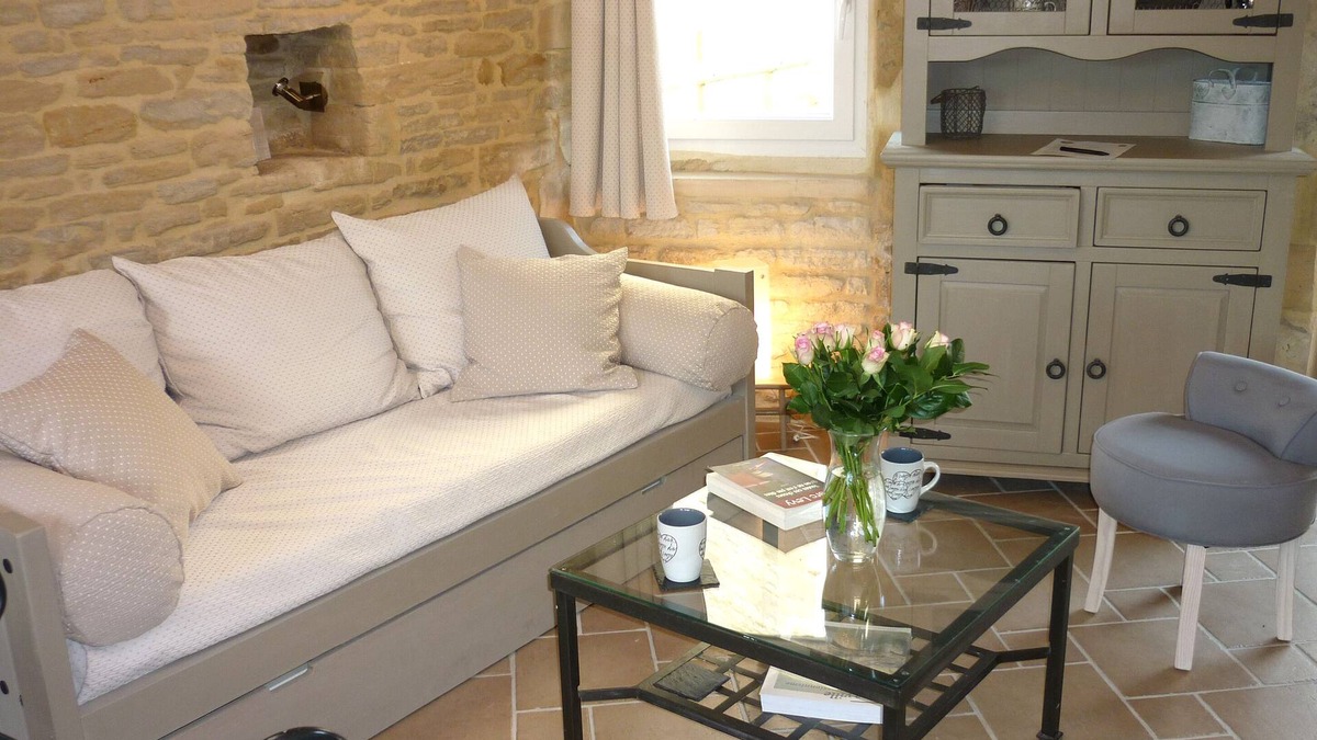 Colombiers-sur-Seulles Cottage | cocooning and historic stay in Normandy