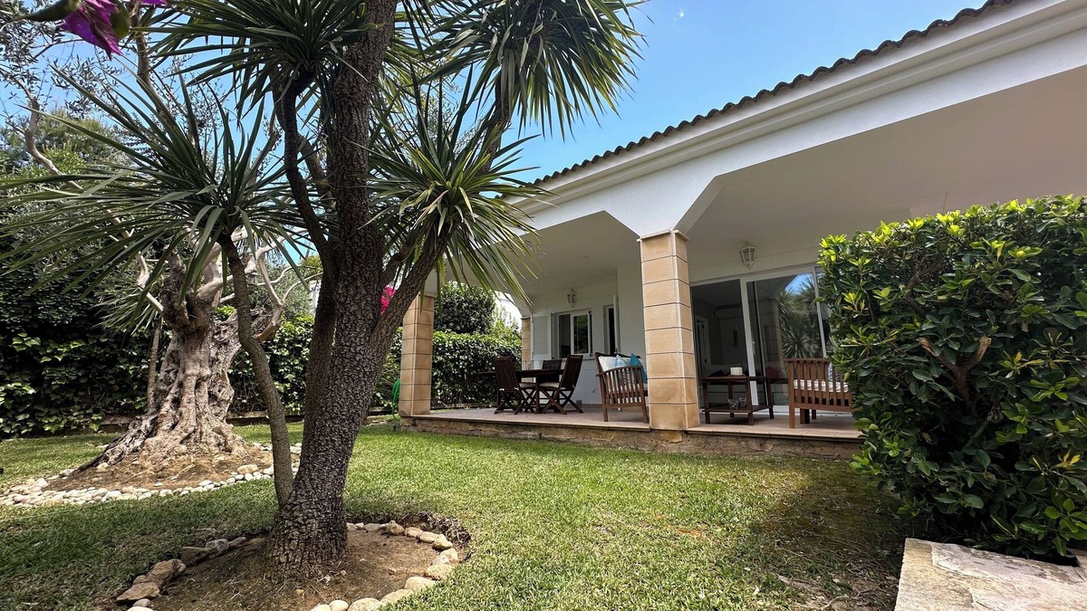 Mallorca Island Villa | Cody family house with 360-garden and steps from the marvellous beach