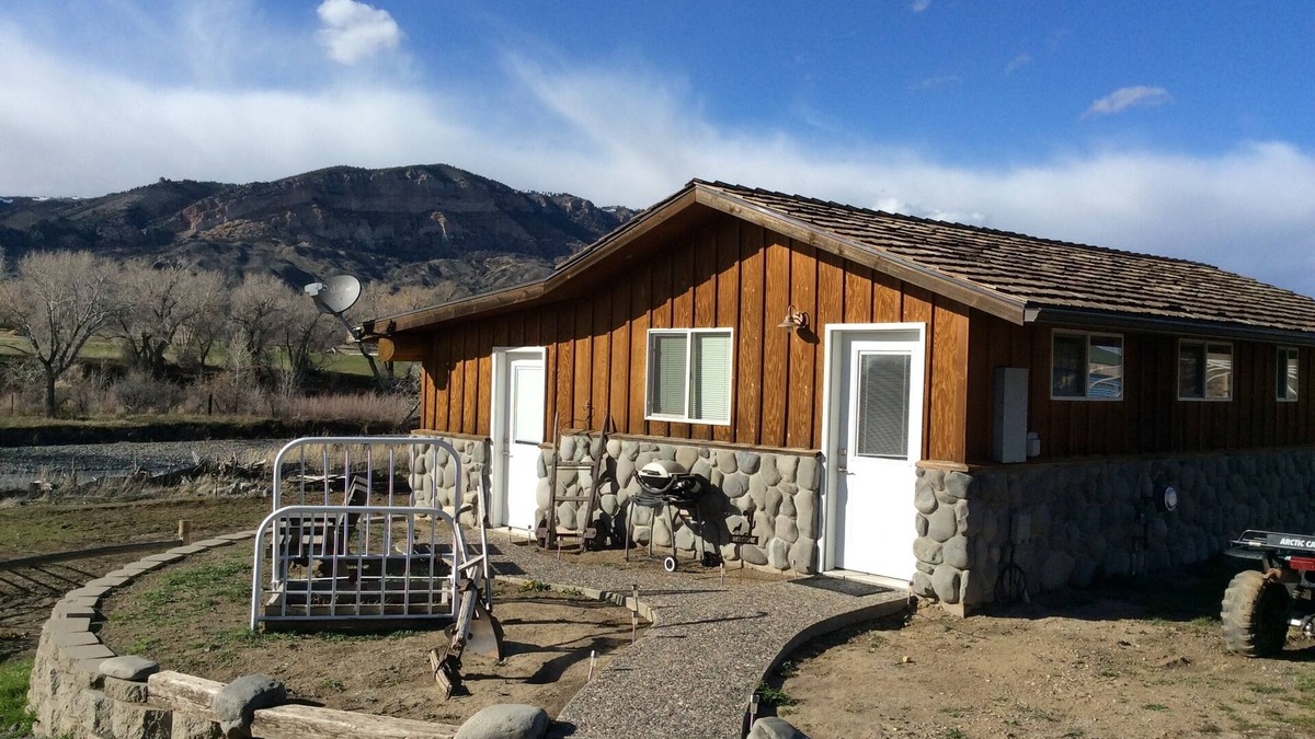 Cody House | Cody's Nature Preserve - River Property only minutes from Cody! BEAUTIFUL