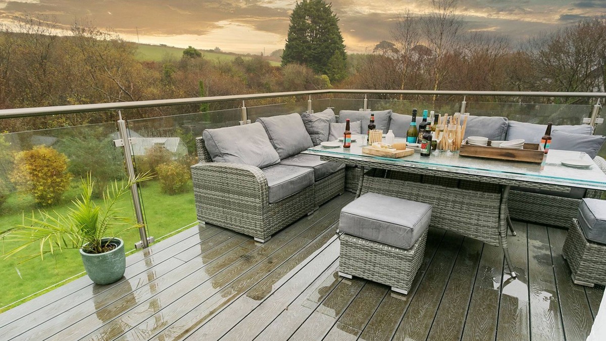 Abersoch Cottage | Coed Helyg - a coastal that sleeps 14 guests in 7 bedrooms